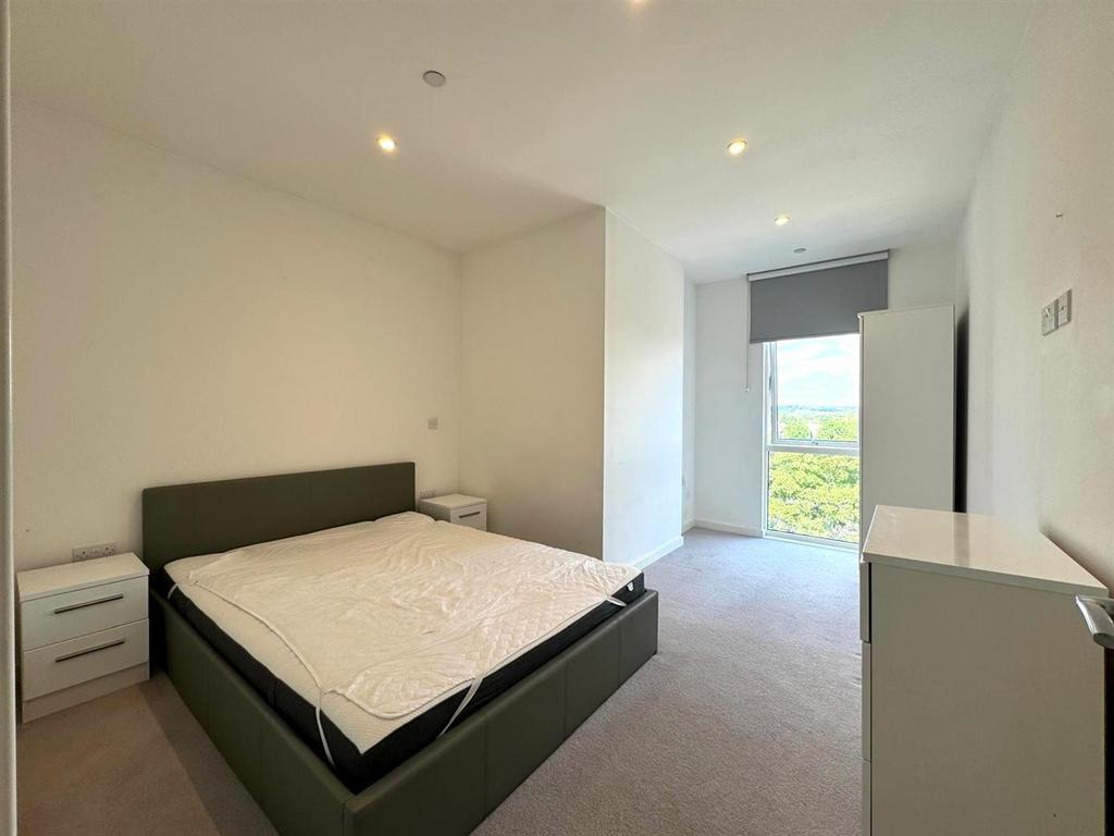 Bedroom pic 1.jpeg