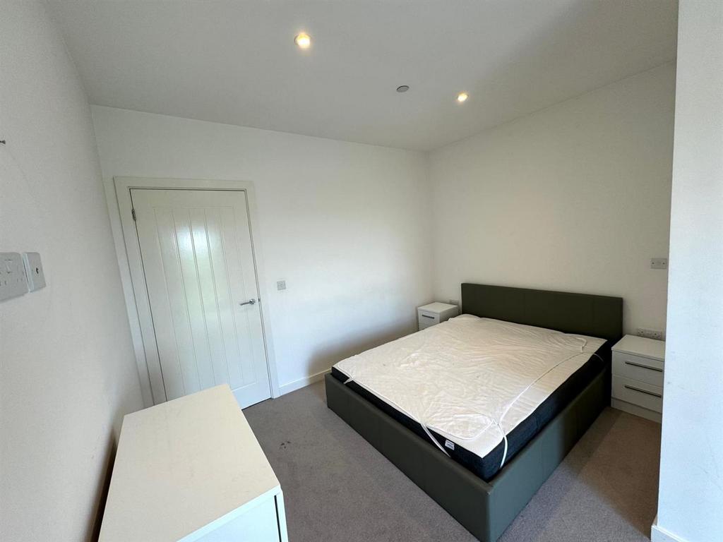 Bedroom pic 4.jpeg