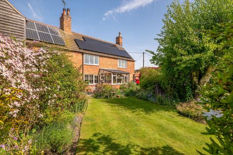 2 bedroom cottage for sale, Brewery Lane, Carlton-Le-Moorland, LN5