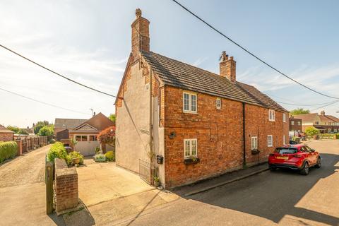 2 bedroom cottage for sale, Brewery Lane, Carlton-Le-Moorland, LN5