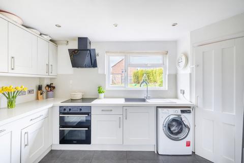 68 Chestnut Copse, Oxted, RH8 0JJ