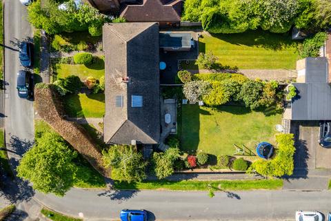 68 Chestnut Copse, Oxted, RH8 0JJ
