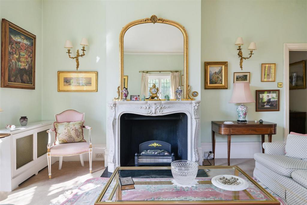 WALTON HEATH COTTAGE- (8).jpg