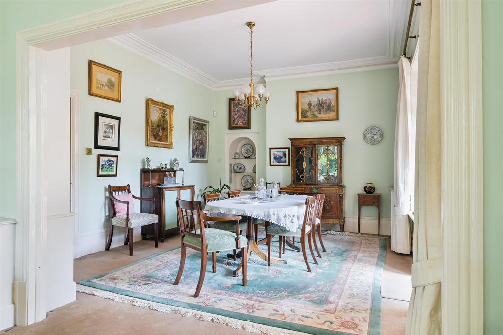 WALTON HEATH COTTAGE- (7).jpg