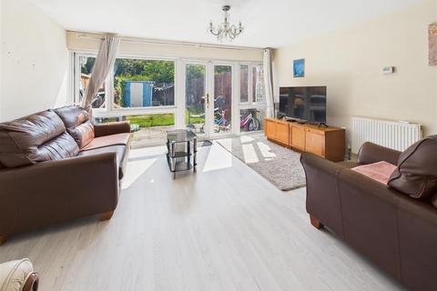 3 bedroom terraced house for sale, Raphaels, Basildon