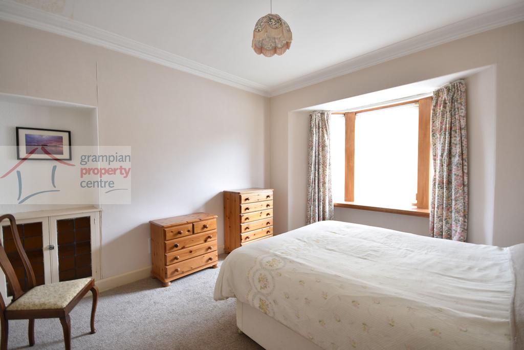 Bed room 1 .JPG