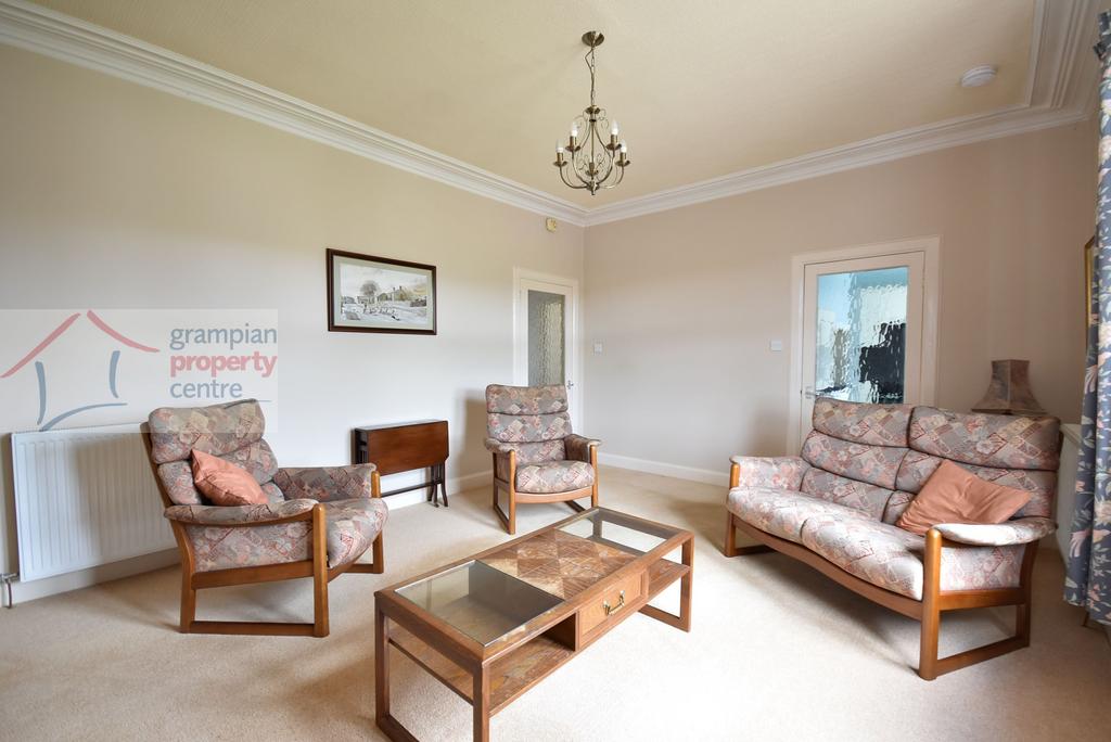 Lounge 3 .JPG