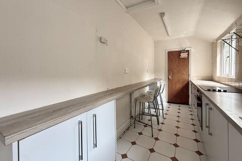 9 Corby Road, Nottingham, NG3 5HF
