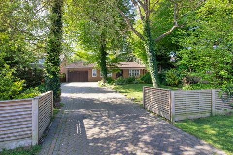 8 Fawkham Avenue, Longfield, DA3 7HF