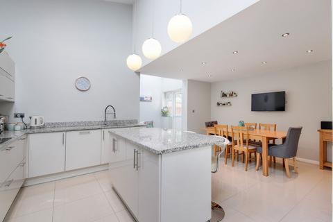 8 Fawkham Avenue, Longfield, DA3 7HF