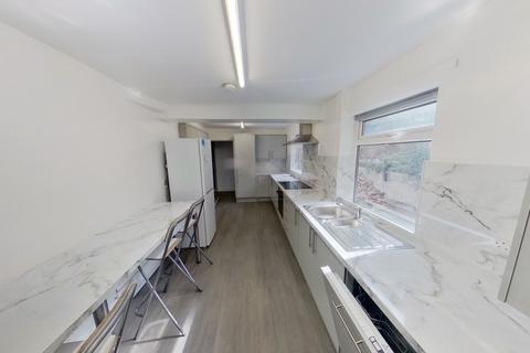 5 bedroom semi-detached house to rent, 26 Burford Road, Nottingham, NG7 6BD