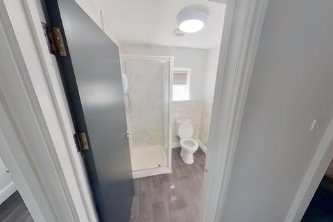 5 bedroom semi-detached house to rent, 26 Burford Road, Nottingham, NG7 6BD