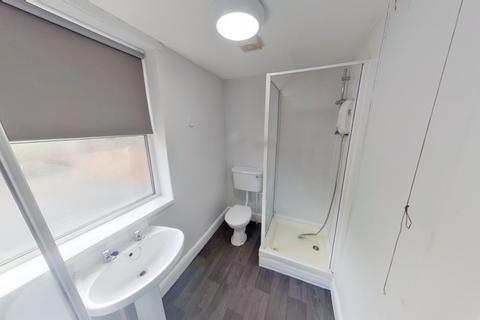 5 bedroom semi-detached house to rent, 26 Burford Road, Nottingham, NG7 6BD