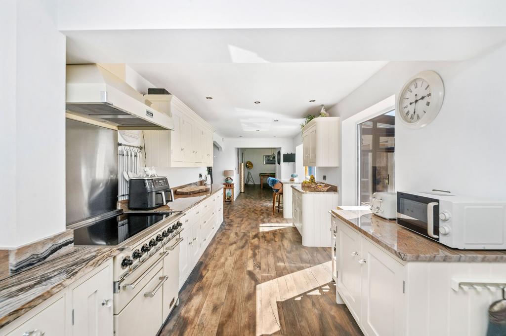 Living dining kitchen