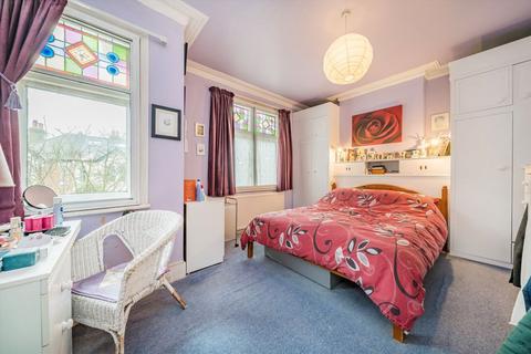 29 Campbell Road, Twickenham, TW2 5BY