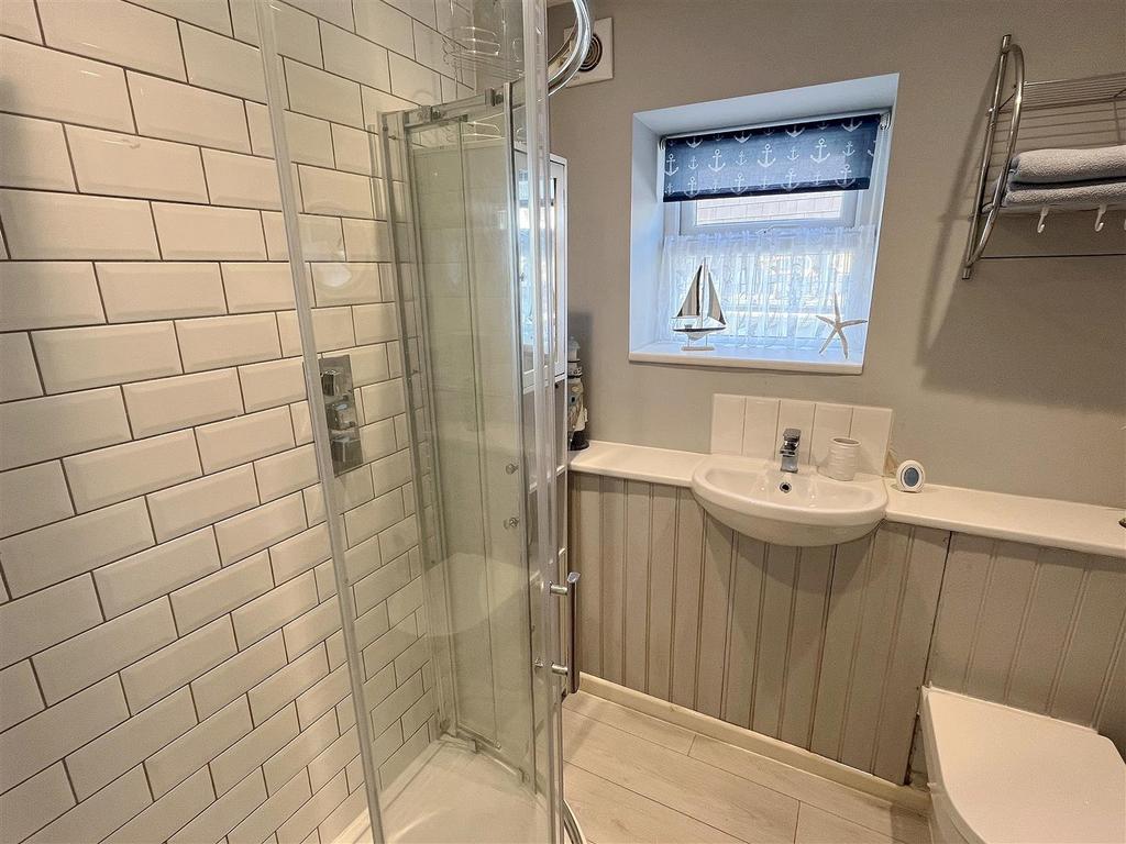 Shower Room.jpg