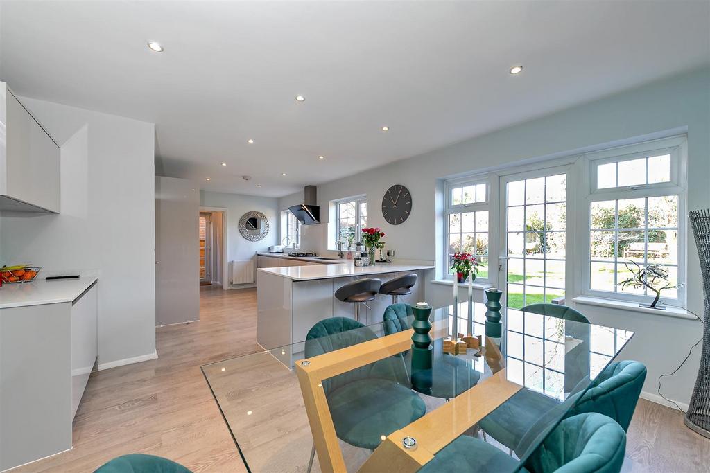 15 Blackthorn Close-23.jpg
