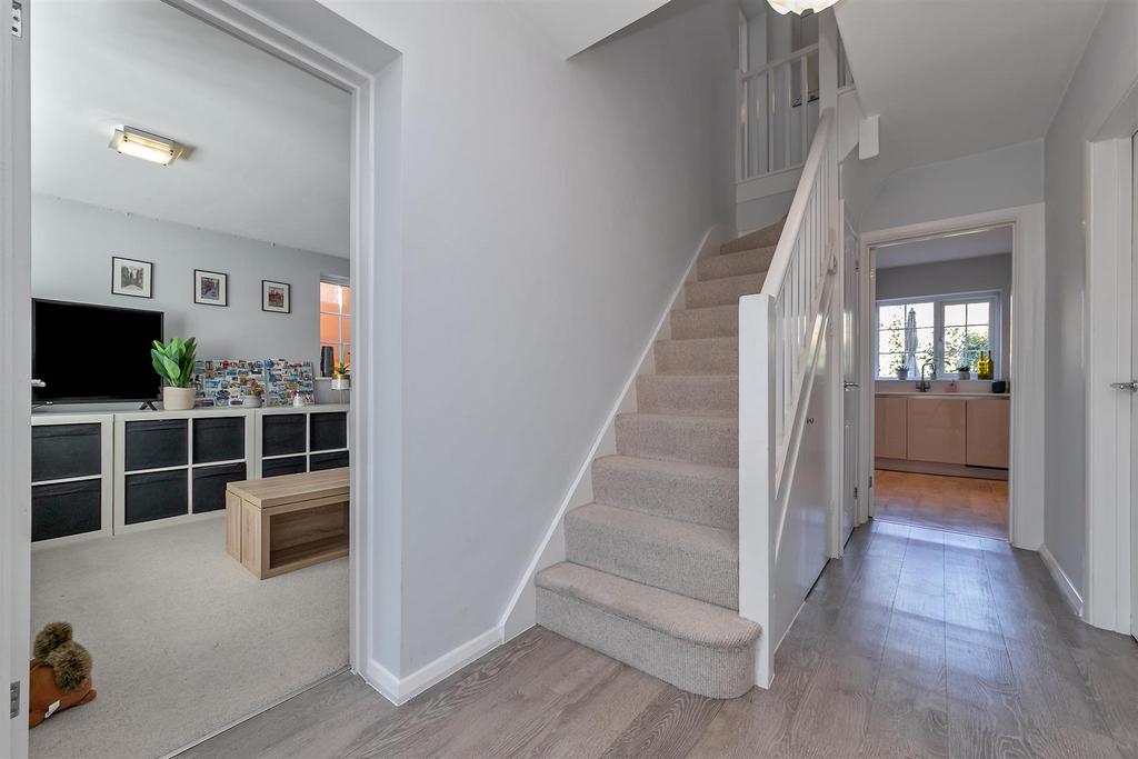15 Blackthorn Close-11.jpg