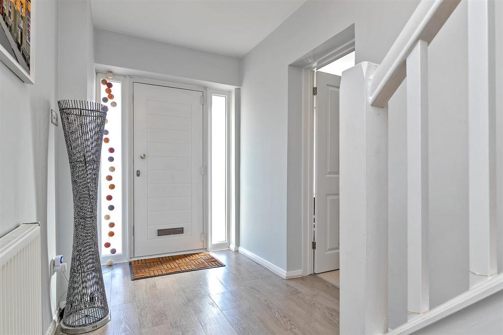 15 Blackthorn Close-13.jpg