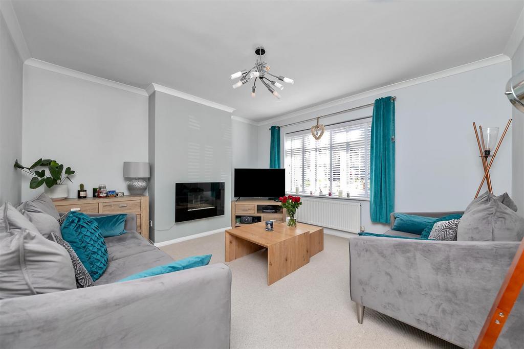 15 Blackthorn Close-15.jpg
