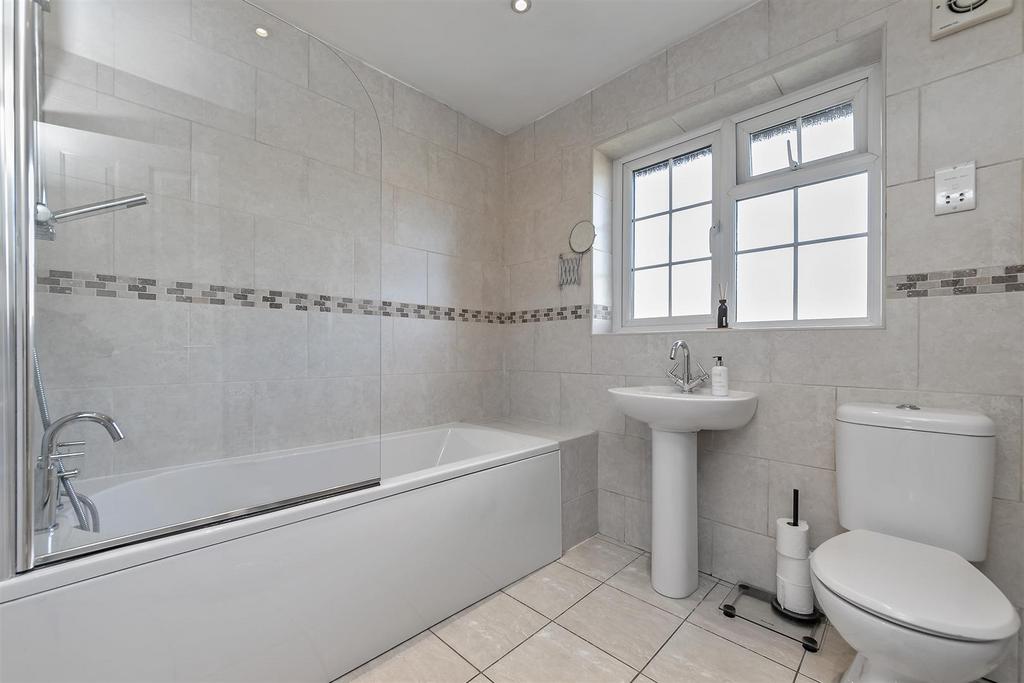 15 Blackthorn Close-53.jpg