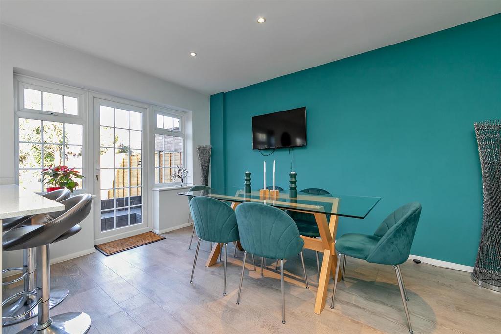 15 Blackthorn Close-25.jpg