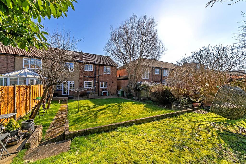 15 Blackthorn Close-63.jpg