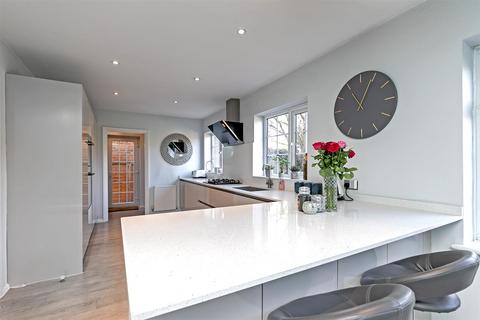 4 bedroom semi-detached house for sale, Blackthorn Close, St. Albans