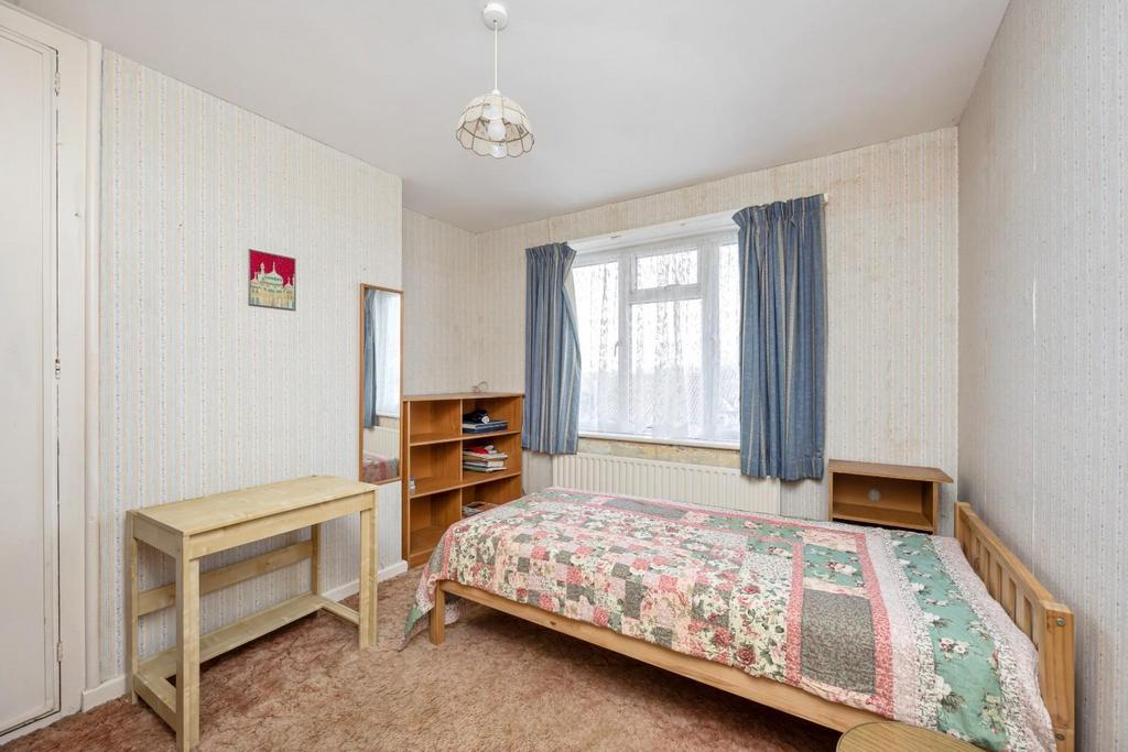 Bedroom (1).jpg