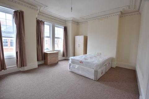 3 bedroom house to rent, Sidney Grove, Newcastle upon Tyne NE4