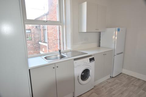 3 bedroom ground floor flat to rent, Wingrove Avenue, Newcastle upon Tyne NE4