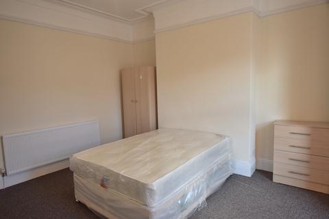 3 bedroom ground floor flat to rent, Wingrove Avenue, Newcastle upon Tyne NE4