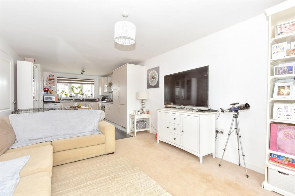 Lounge/ Kitchen