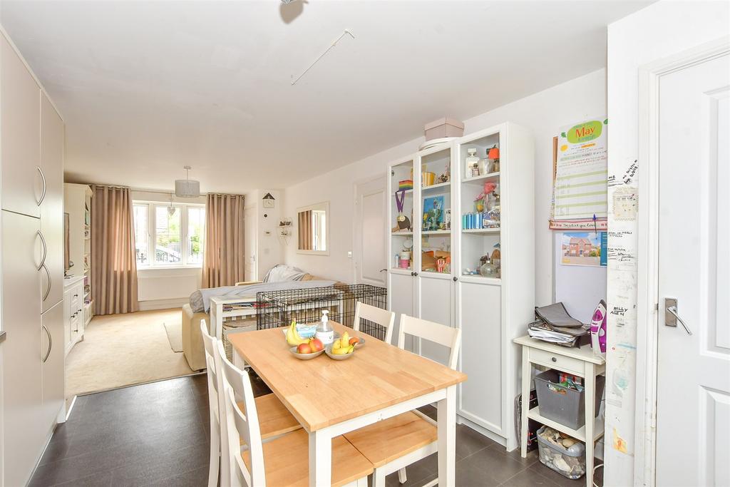 Lounge/ Kitchen