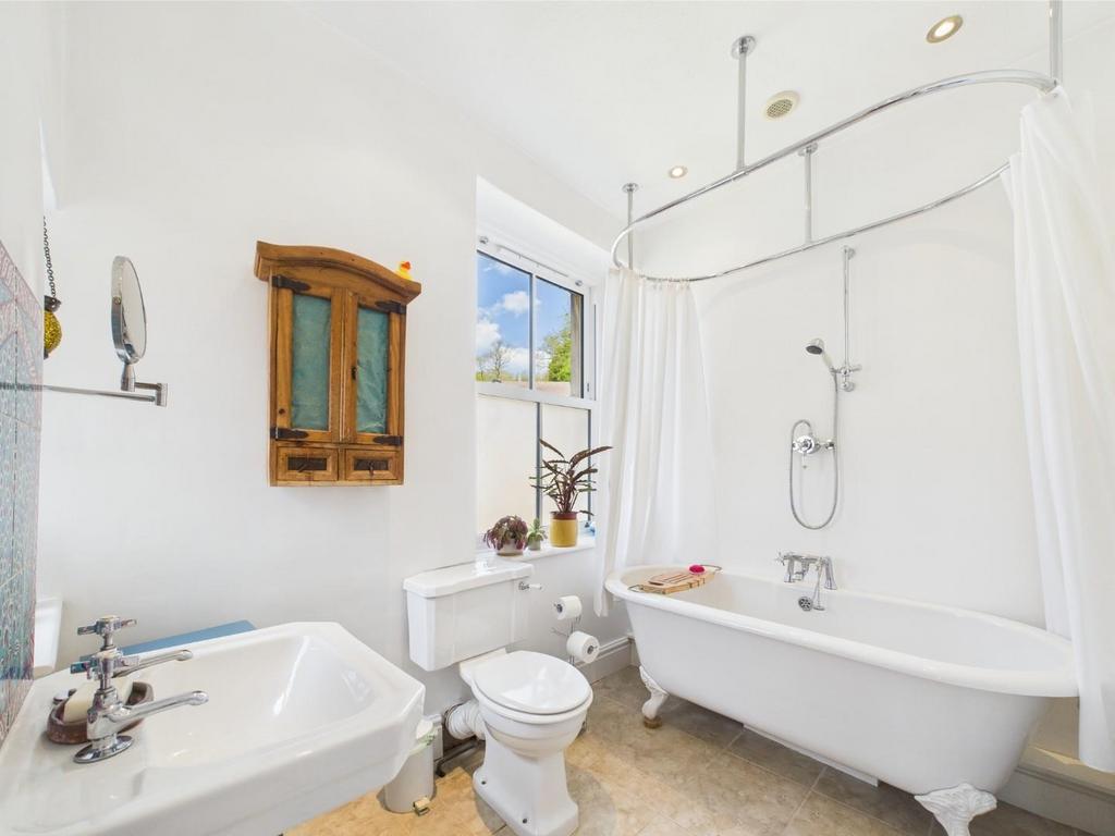 Ensuite