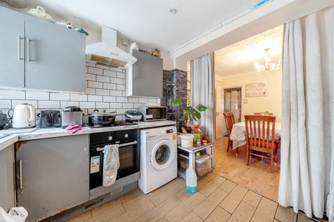 3 bedroom terraced house to rent, Rural Vale Northfleet DA11