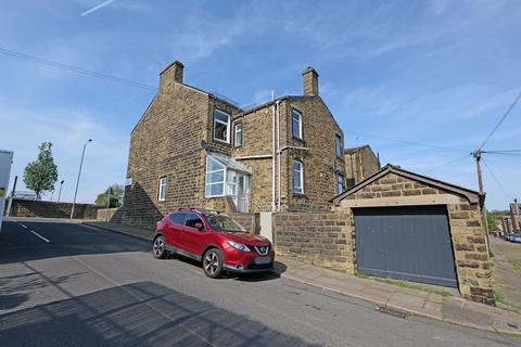 3 bedroom end of terrace house for sale, Keighley Road, Colne, BB8
