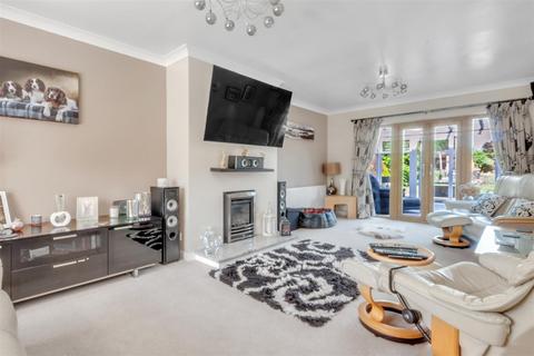 4 bedroom detached house for sale, The Dovecote, Charlton, Pershore