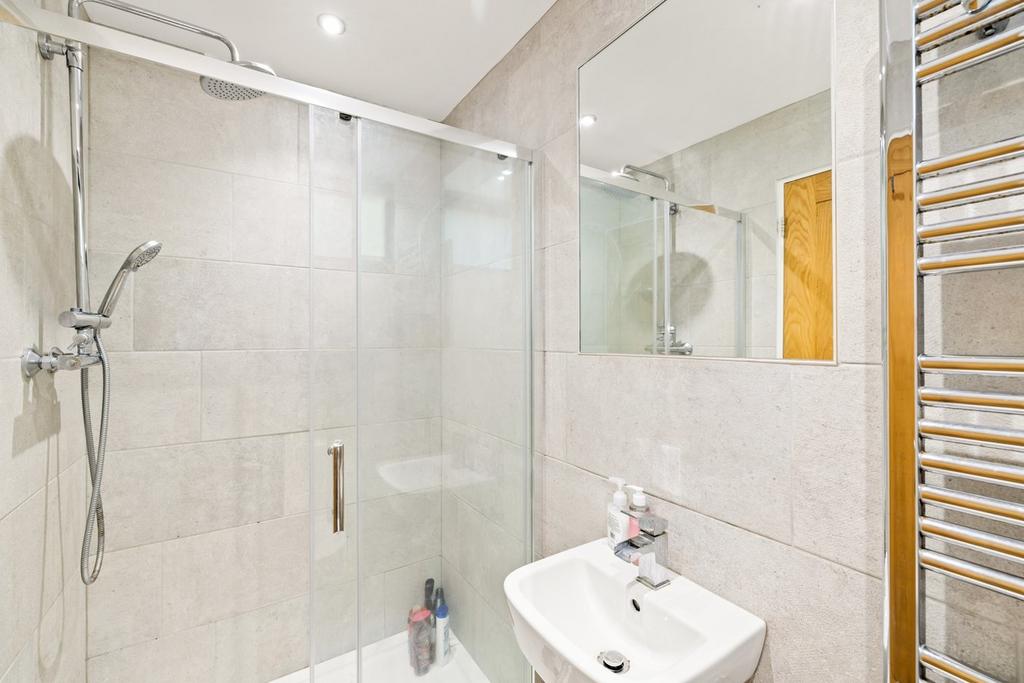 En suite to bedroom two