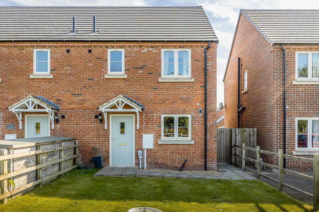 5 Cavell Way (Fleet)-4.jpg