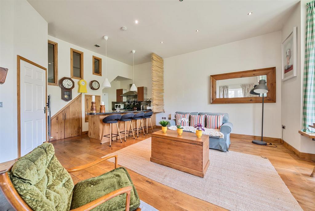 Sitting/Dining Room