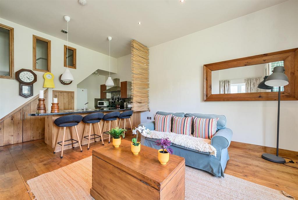 Sitting/Dining Room