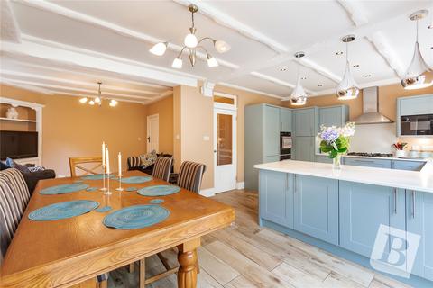 10 Leasway, Upminster, RM14 3AJ