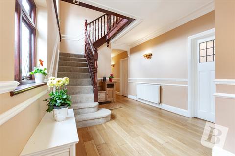 10 Leasway, Upminster, RM14 3AJ