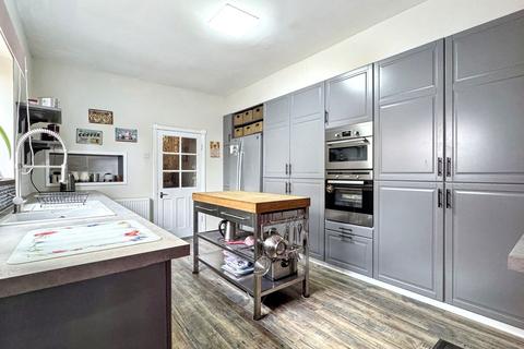 4 bedroom terraced house for sale, Croft Terrace, Jarrow, Tyne and Wear, NE32 5BN