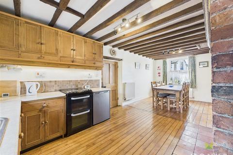 4 bedroom detached house for sale, Station Road, Whittington, Oswestry