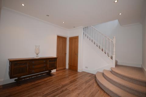 5 bedroom semi-detached house to rent, Hambro Avenue