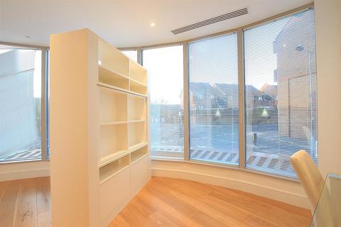 Studio to rent, Staines Road, Hounslow TW3