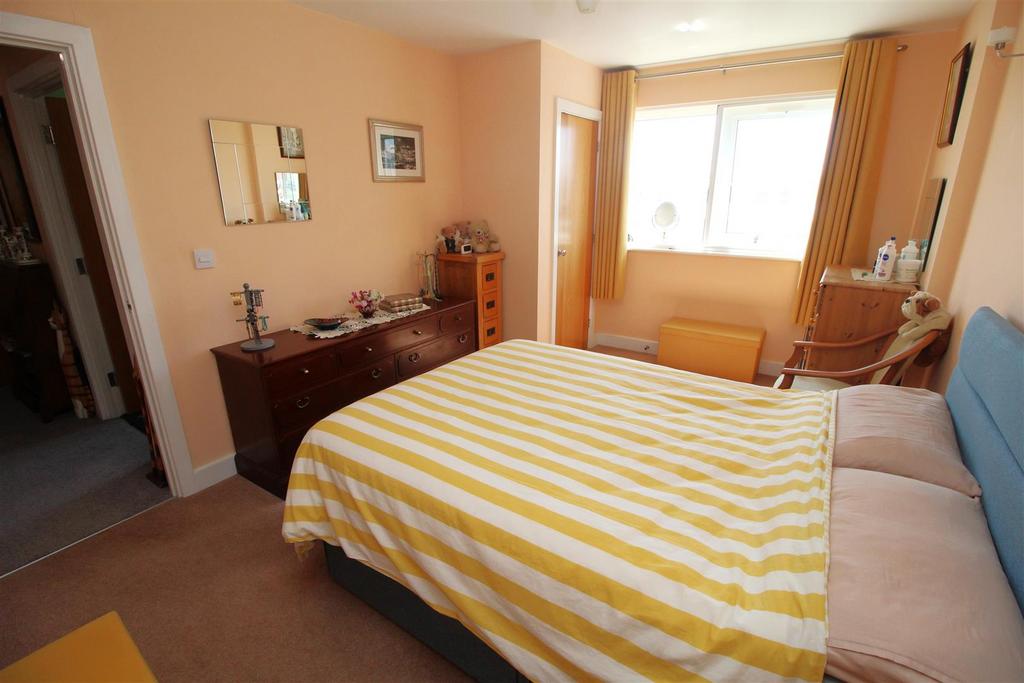 Bedroom 1 a.JPG