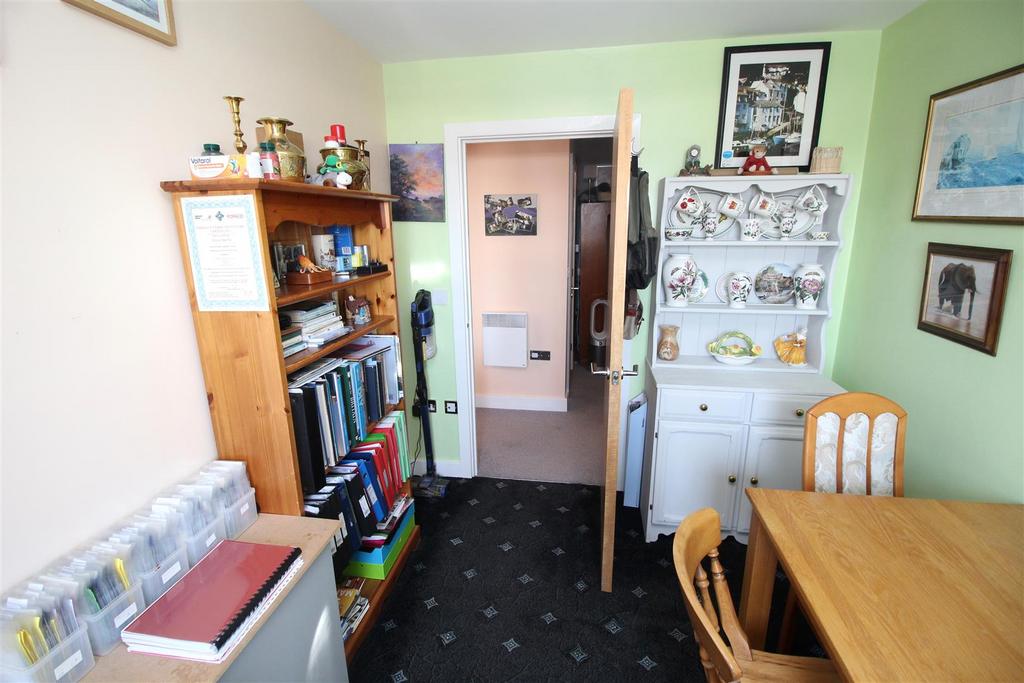 Bedroom 2 a.JPG